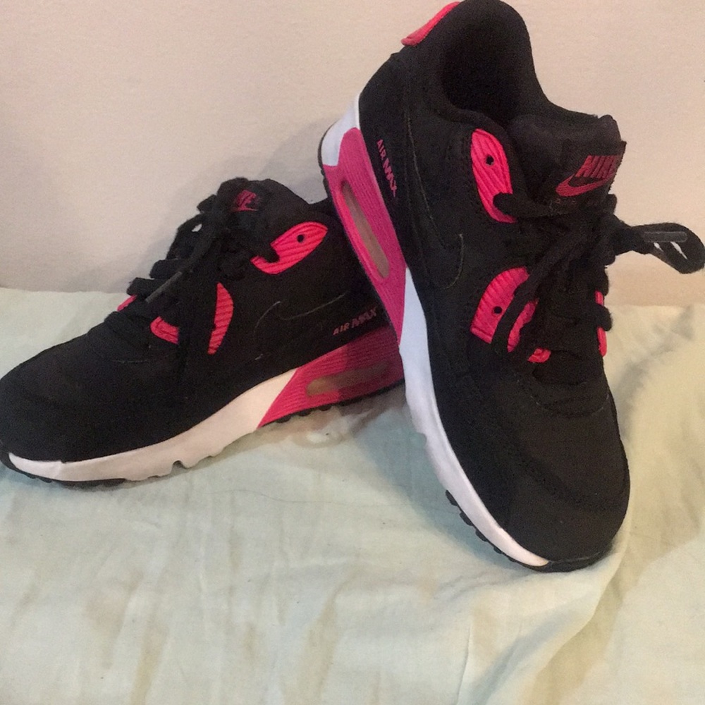Nike Air Max 833377-010 size 2Y